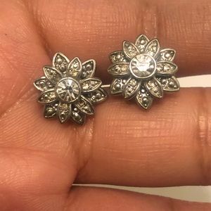 Sparkly flower earrings